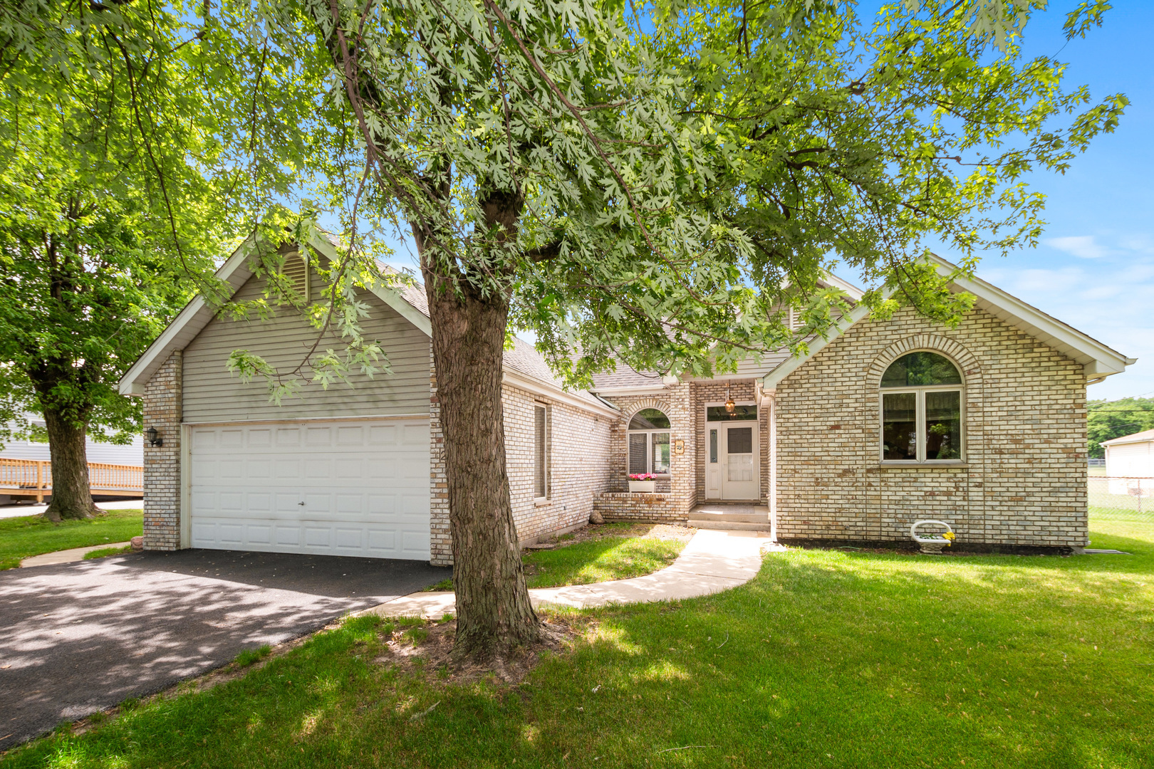 2235 177th Street  Lansing IL 60438 photo