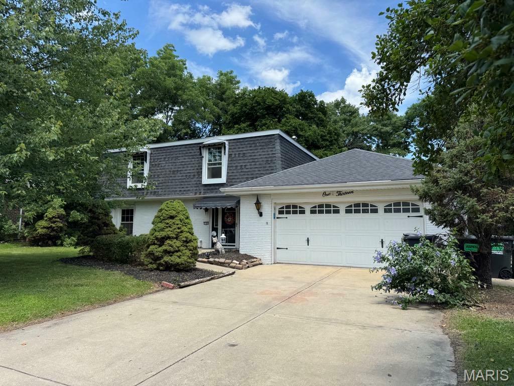 Property Photo: 113 Lakeland Hills Drive IL 62208