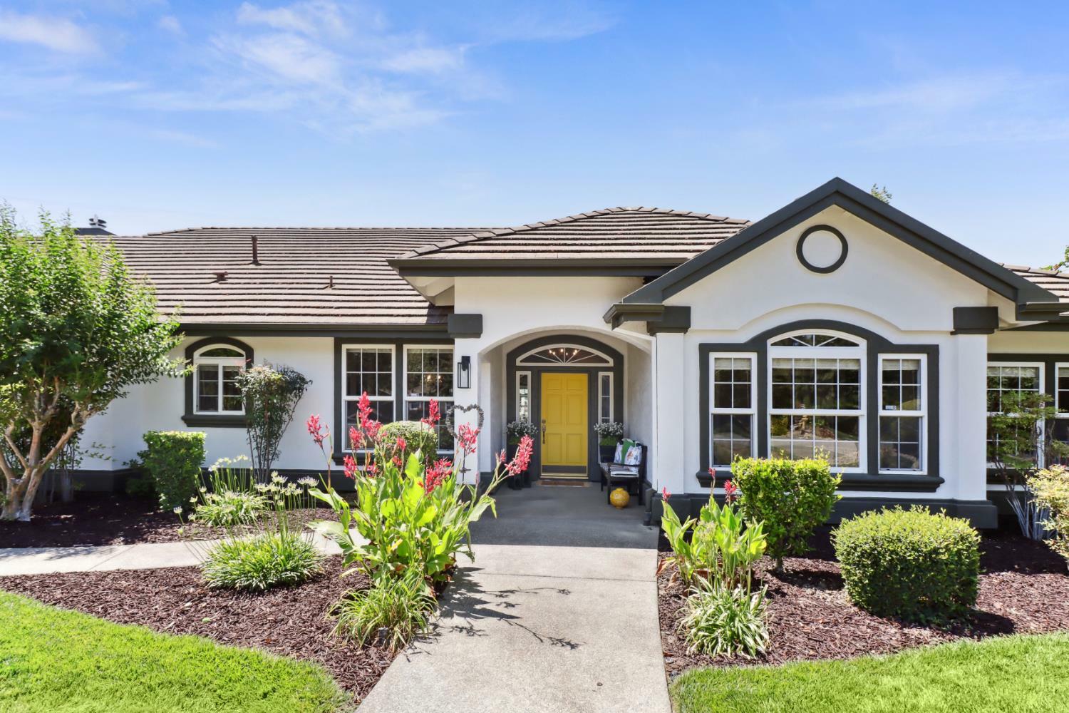 Property Photo: 39423 Black Hawk Place CA 95616