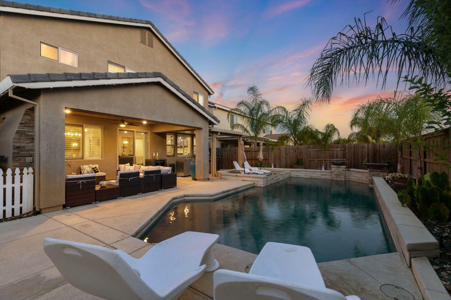 Property Photo: 509 Carver Court CA 95747