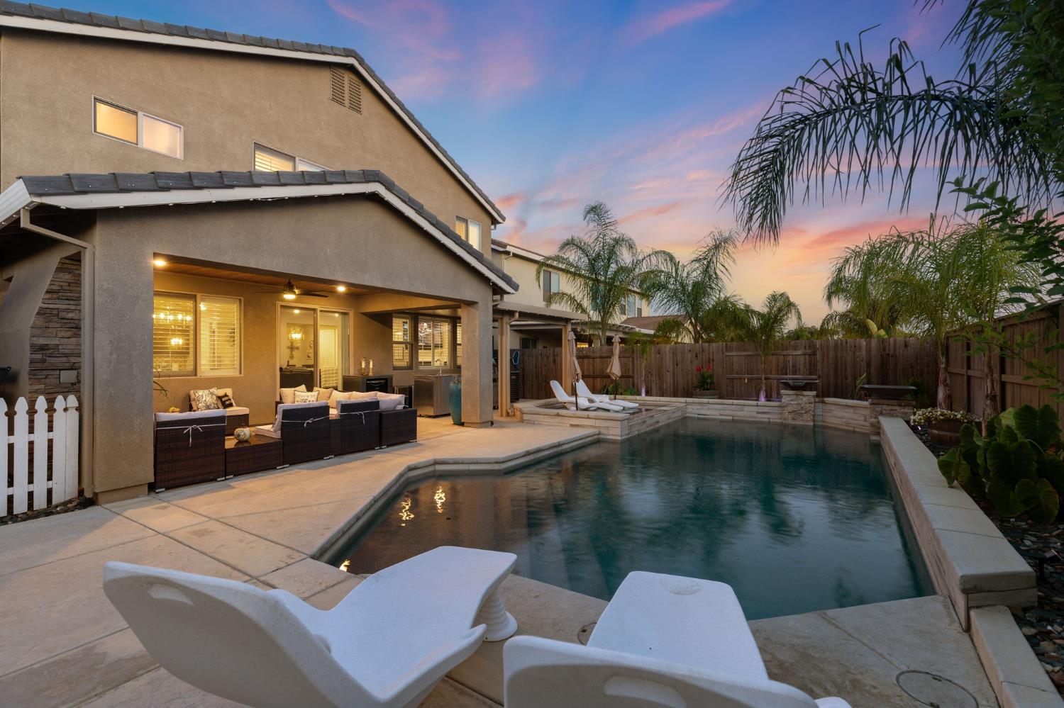 Property Photo: 509 Carver Court CA 95747