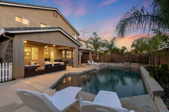 Property Photo: 509 Carver Court CA 95747