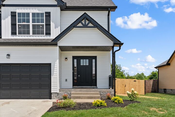 Property Photo:  536 Falkland Cir  TN 37042 