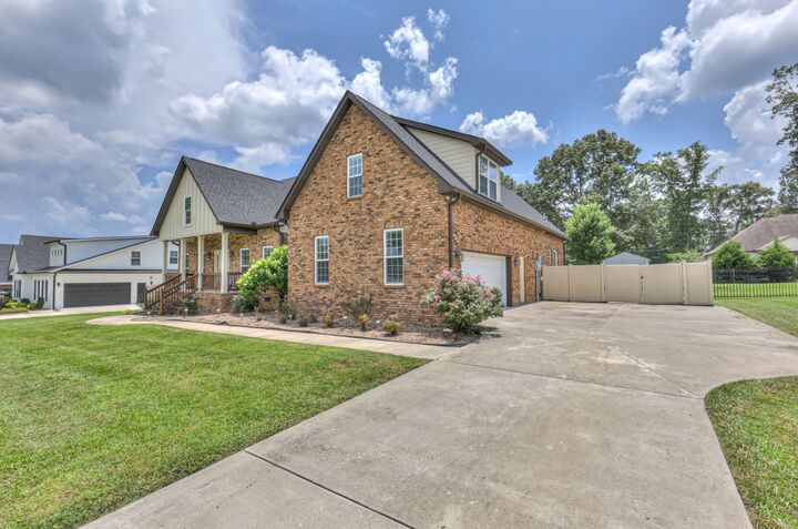 Property Photo: 166 Bluegrass Rd TN 37355