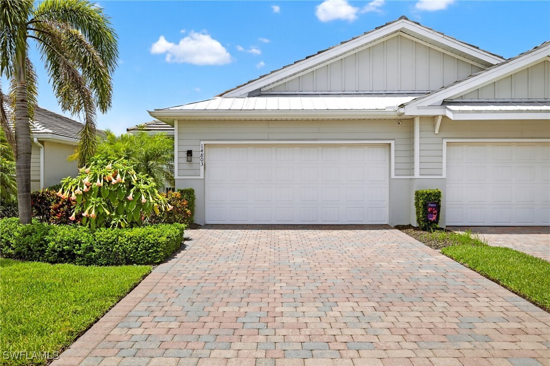 Property Photo: 14803 Edgewater Circle FL 34114