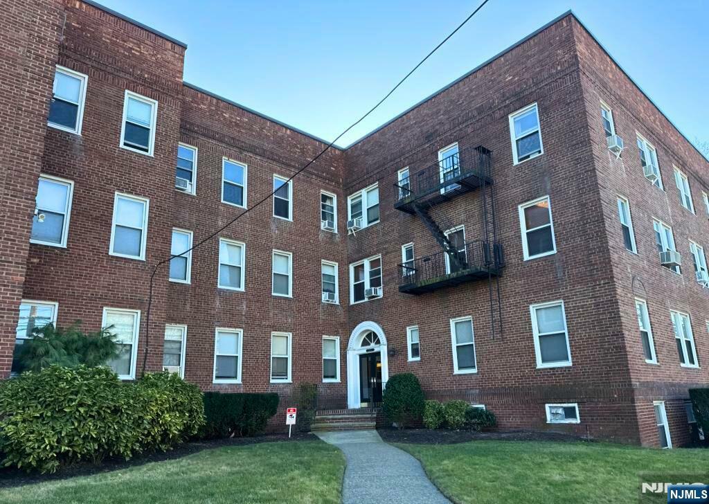 Property Photo: 985 Teaneck 3G NJ 07666