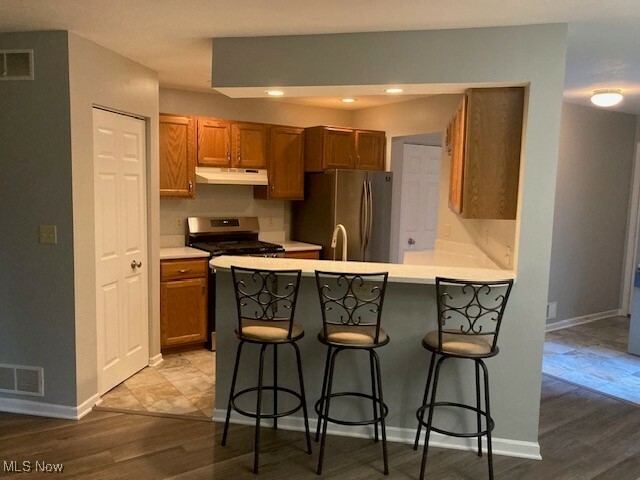 Property Photo: 205 S Aspen 4 OH 44484