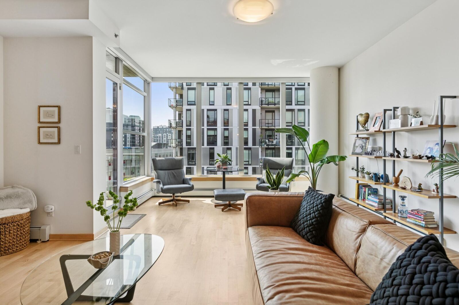 Property Photo:  215 10th Avenue S 620  MN 55415 