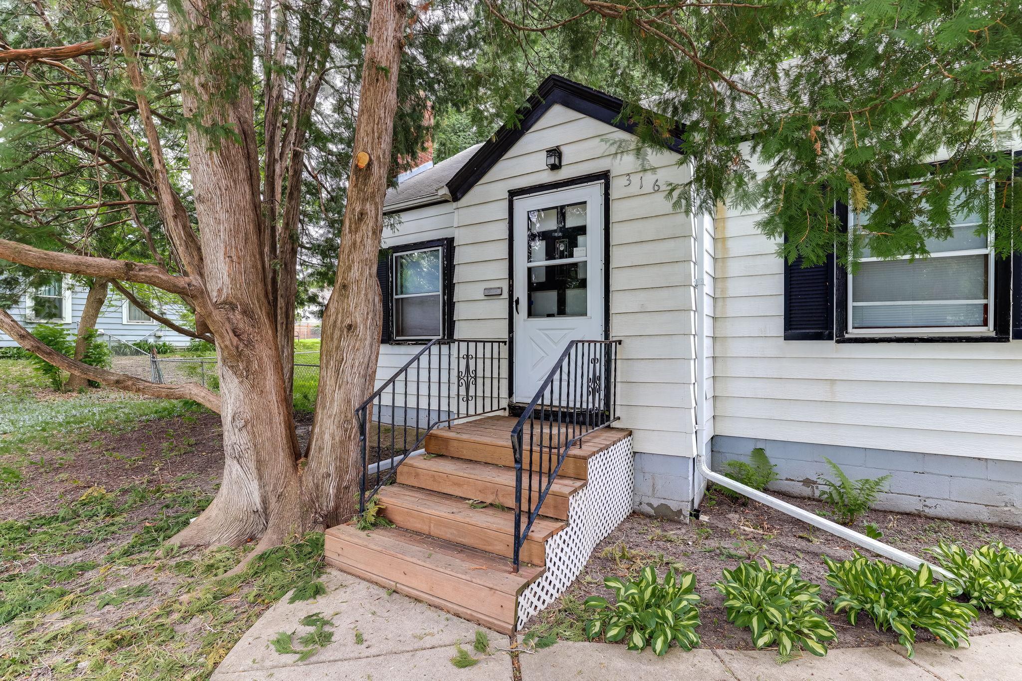 Property Photo: 316 Curtice Street W MN 55107