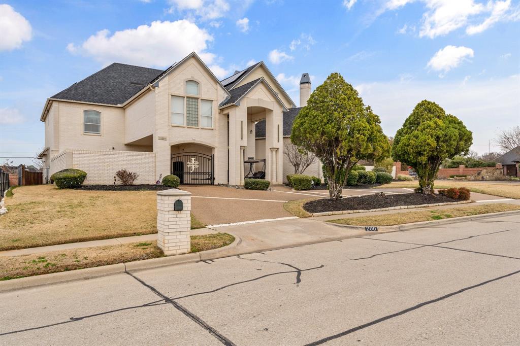 Property Photo:  200 Mill Crossing W  TX 76034 