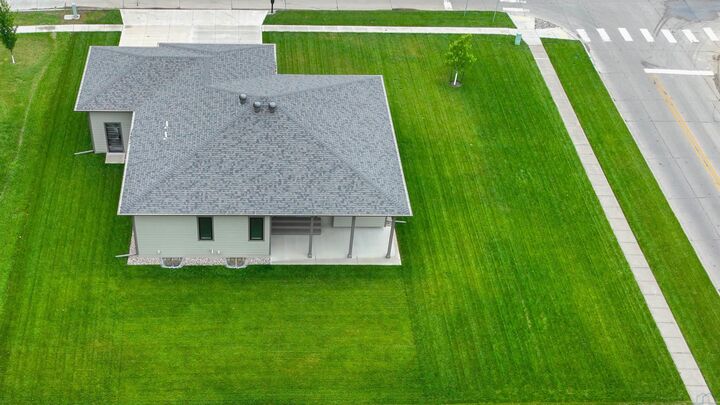 Property Photo:  601 Topaz Dr  IA 51054 