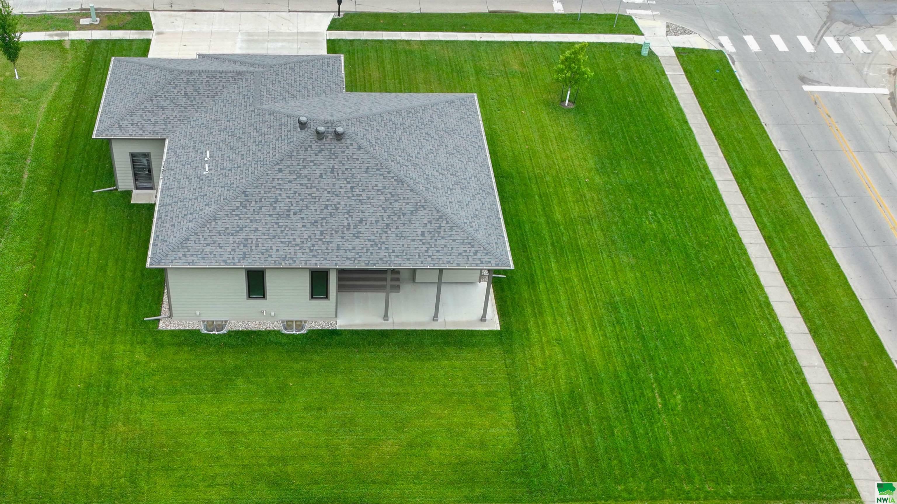 Property Photo: 601 Topaz Dr IA 51054