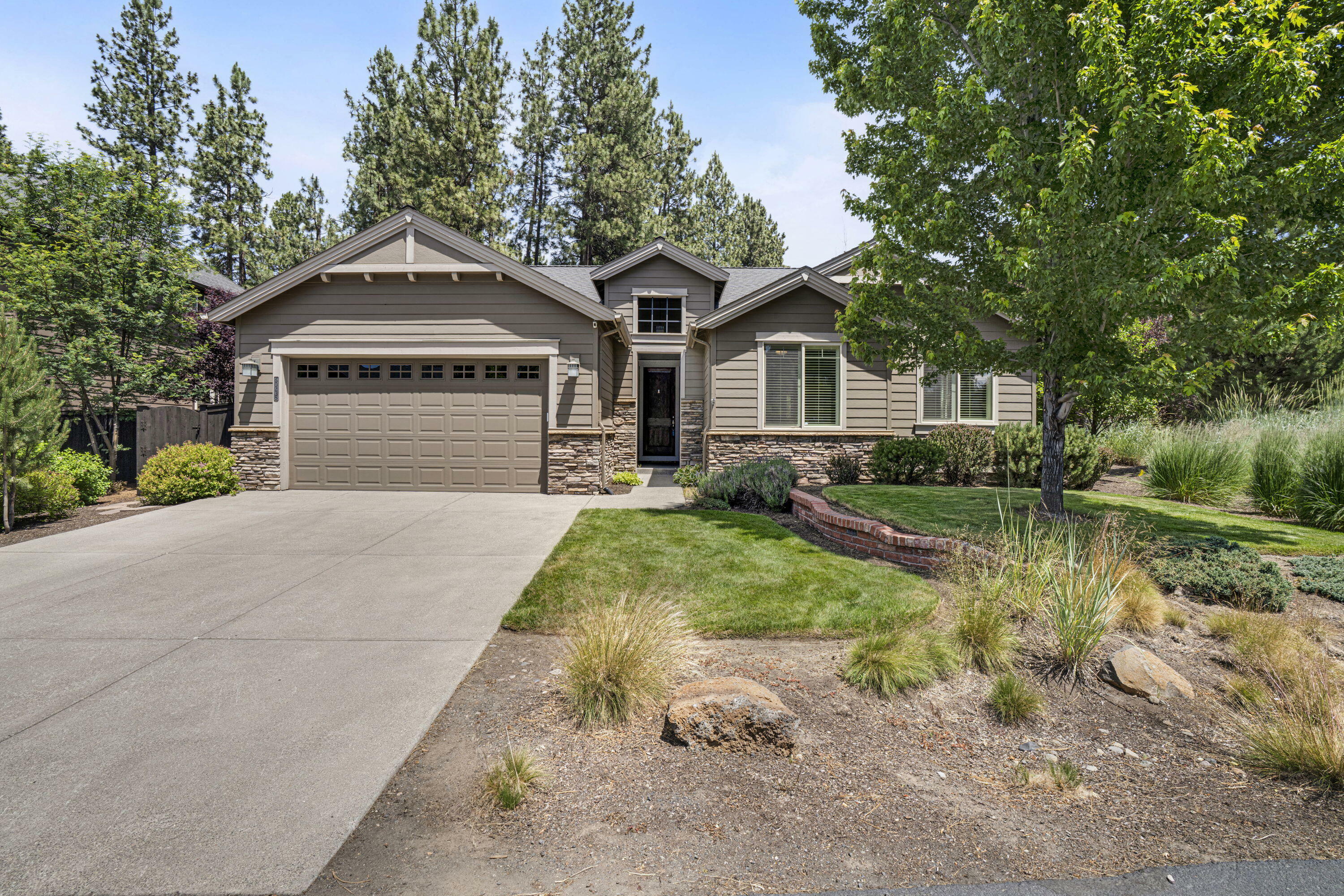 Property Photo: 60235 Addie Triplet Loop OR 97702