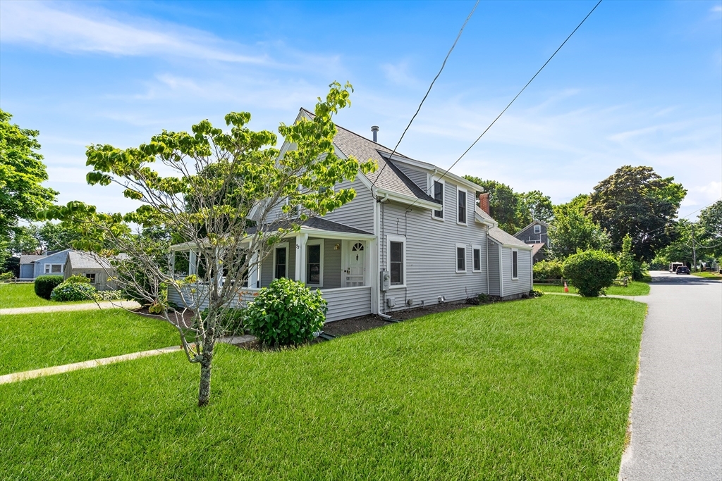 Property Photo:  93 Sea St  MA 02601 