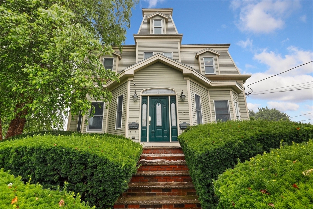 13 Essex St 2  Lynn MA 01902 photo
