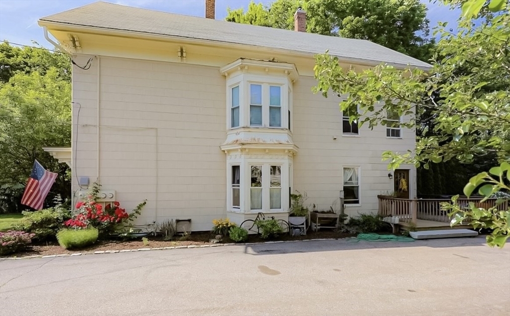 Property Photo: 4 Martin Rd MA 01516