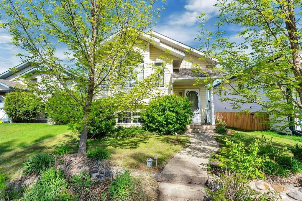 Property Photo: 40 Country Ridge Close AB T4L 2H1