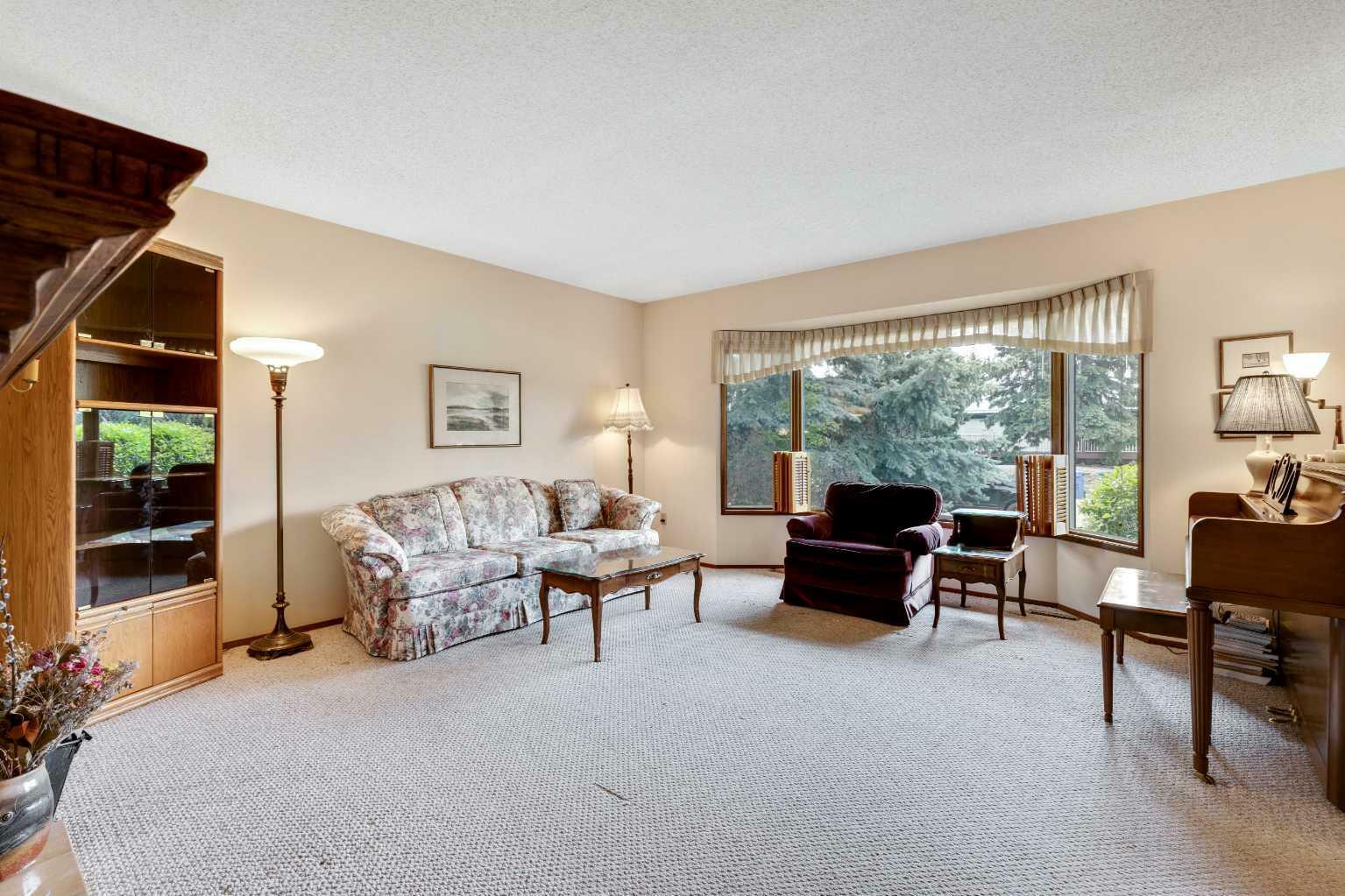 Property Photo: 218 Royal Avenue AB T0L 2A0