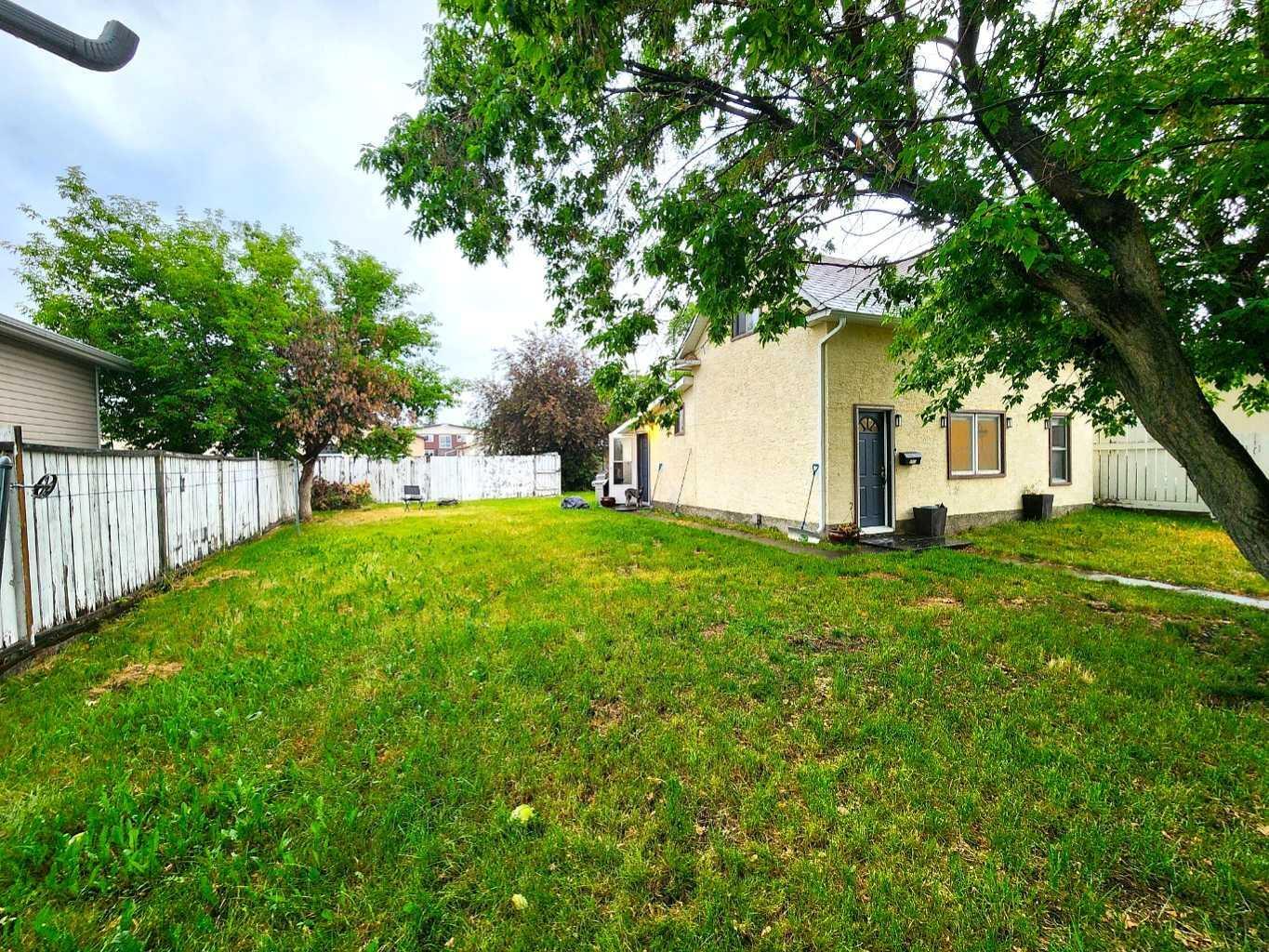 Property Photo: 5713 57 Avenue AB T4N 4S2