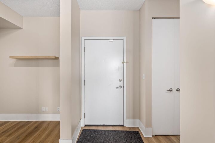 Property Photo:  205 Riverfront Avenue SW 804  AB T2P 5K4 