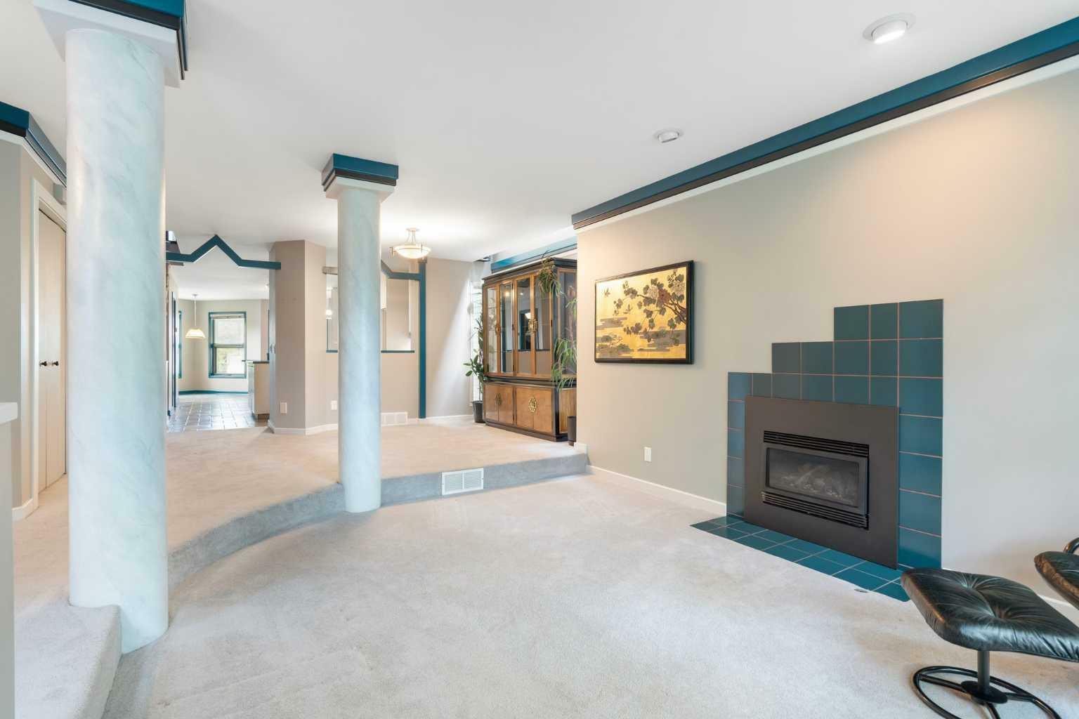 Property Photo:  1726 Broadview Road NW  AB T2N 3H3 