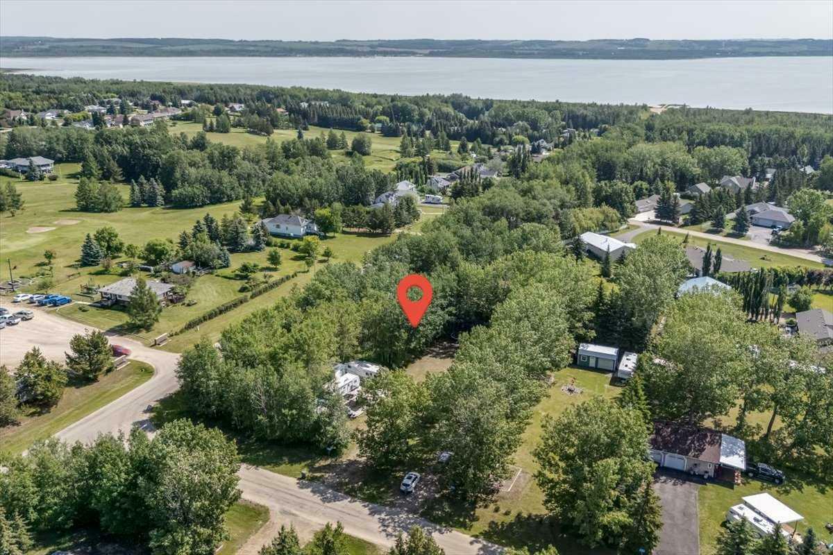 Property Photo: 2 Ridge Drive AB T0J 2J0
