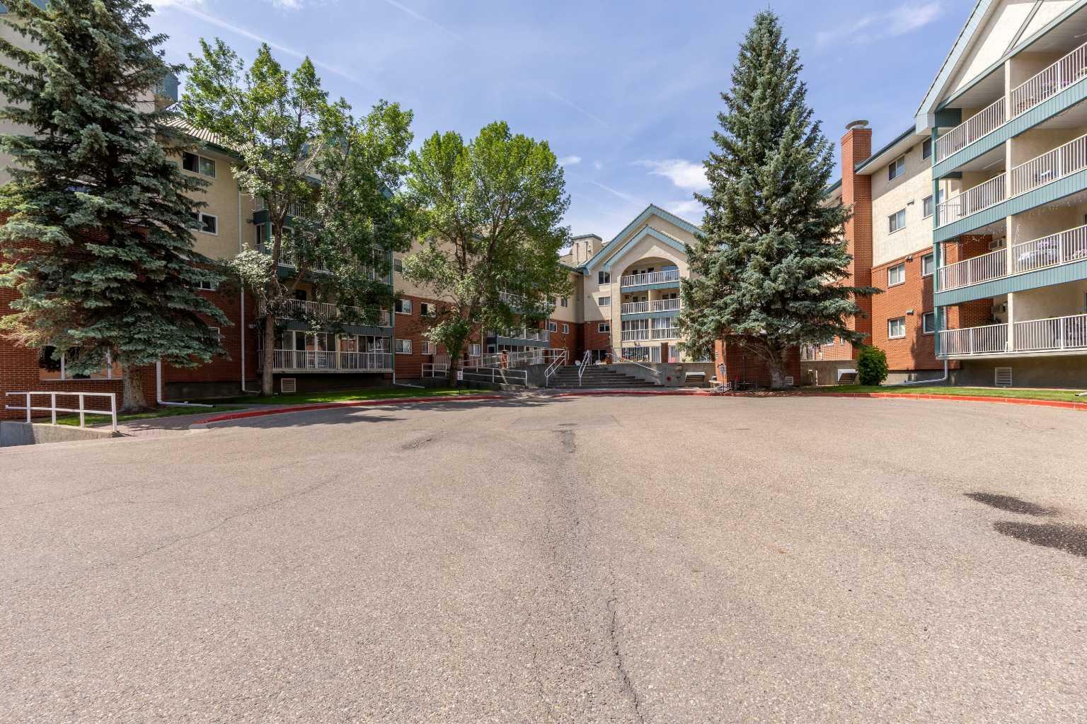 Photo de la propriété: 20 3 Street S 109 AB T1J 4P1