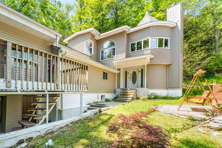 133 W Hemlock Drive  Greentown PA 18426 photo