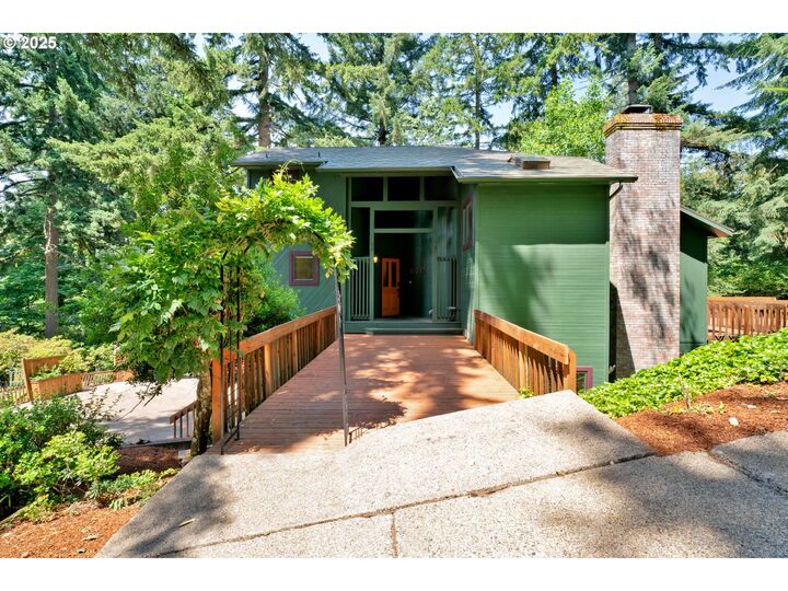 Property Photo: 3574 Spring Blvd OR 97405