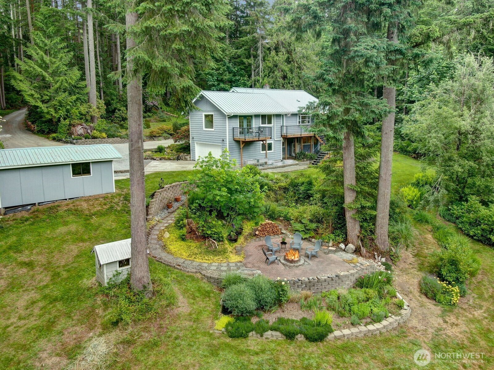 Property Photo:  530  175th Avenue NE  WA 98290 