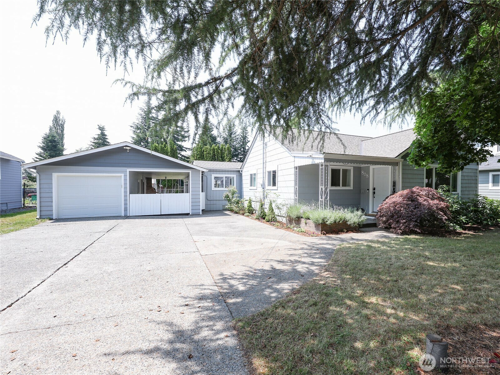 Property Photo: 808 Borseth Street WA 98284