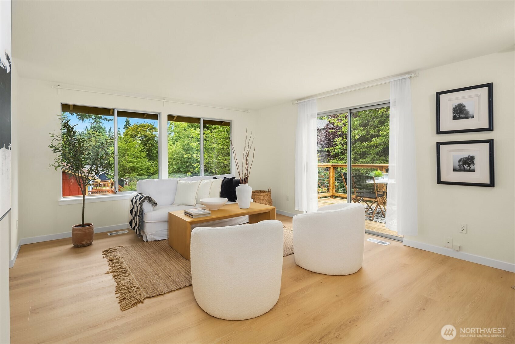 Property Photo: 23031 20th Avenue SE WA 98021