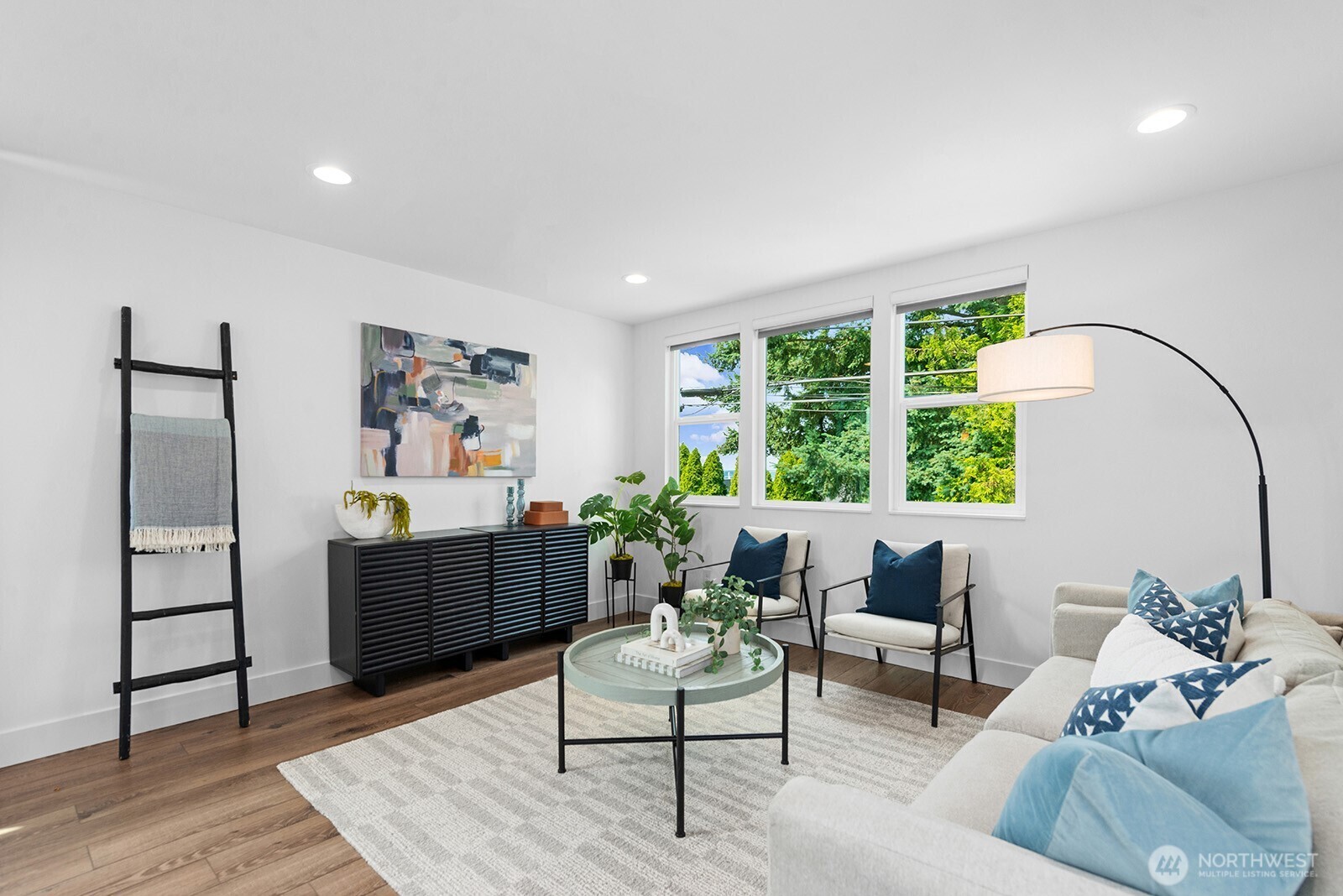 Property Photo: 5949 41st Avenue SW 5 WA 98136