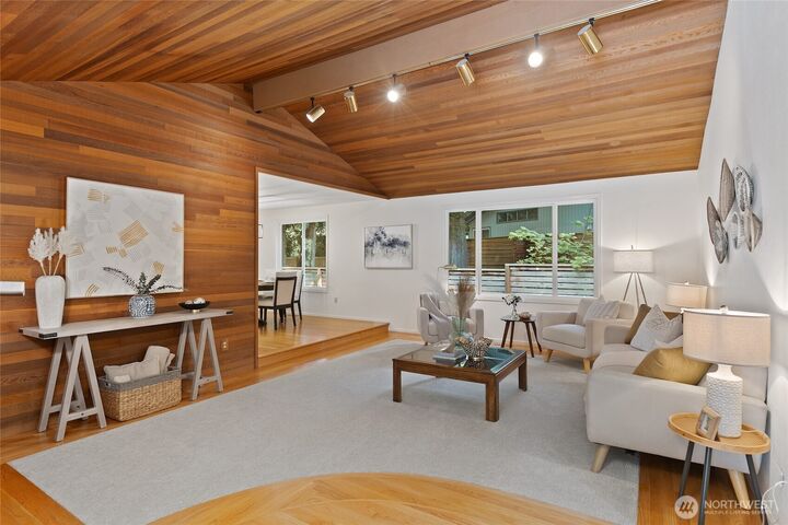 Property Photo: 3420 210 Place NE WA 98074