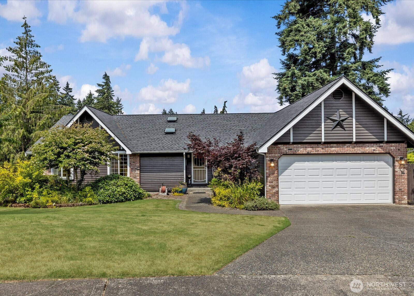 2902  30th Place SE  Puyallup WA 98374 photo