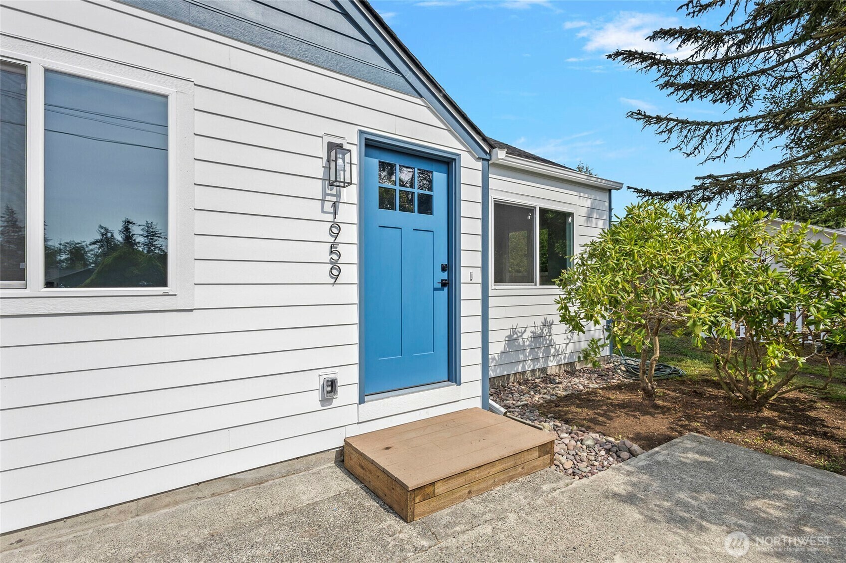 1959 S Virginia Avenue  Coupeville WA 98239 photo