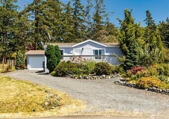 Property Photo:  1146  Paul Avenue  WA 98277 