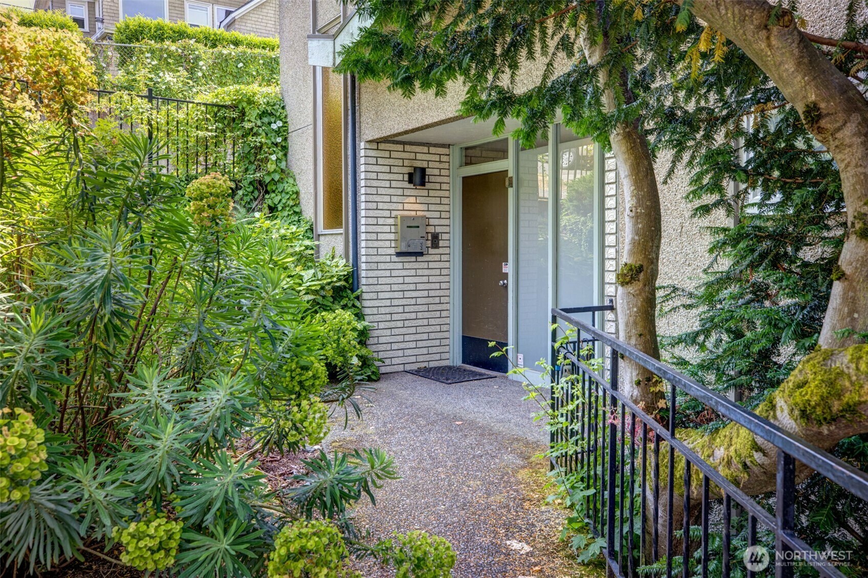 Property Photo: 303 N 44th Street 105 WA 98103
