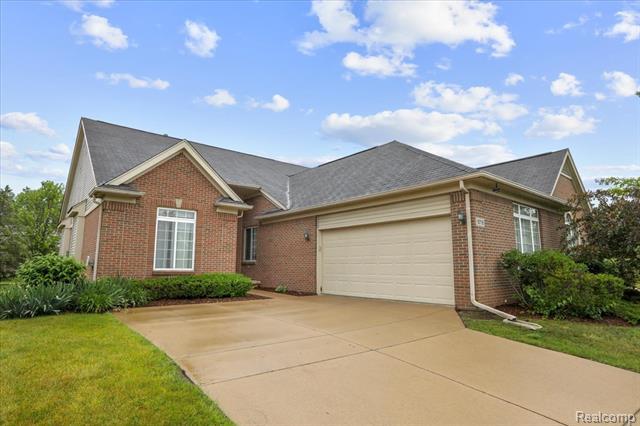 Property Photo: 16718 Carriage Way MI 48168