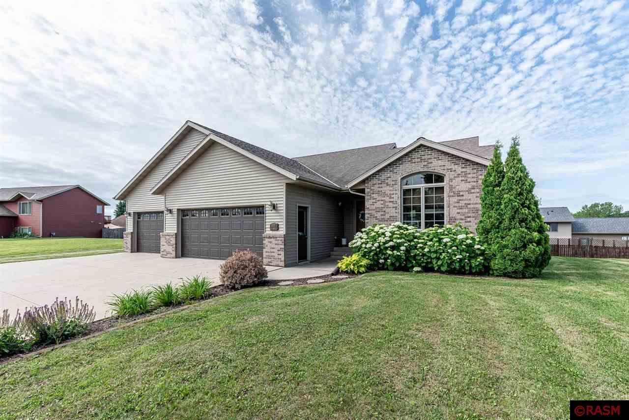 Property Photo: 133 Copperfield Drive MN 56001
