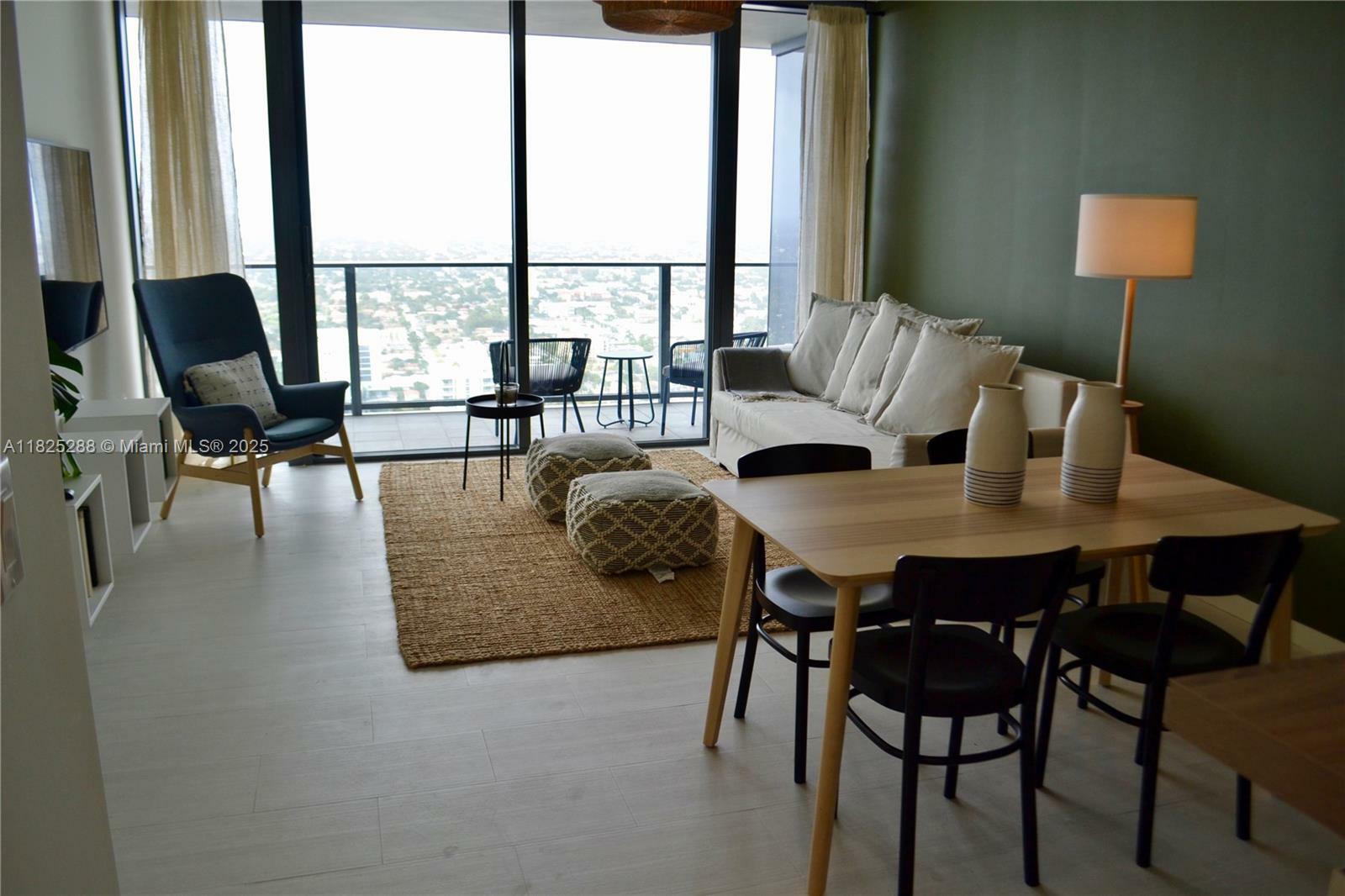 Property Photo:  1000 Brickell Plaza 4704  FL 33131 