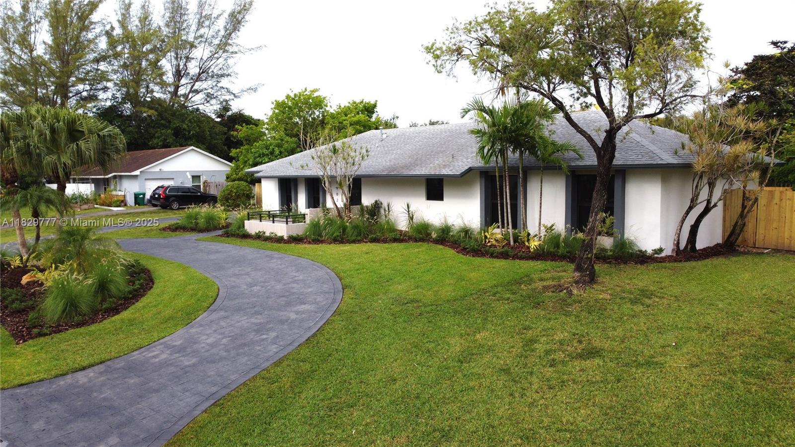 Property Photo: 17902 SW 87th Pl FL 33157