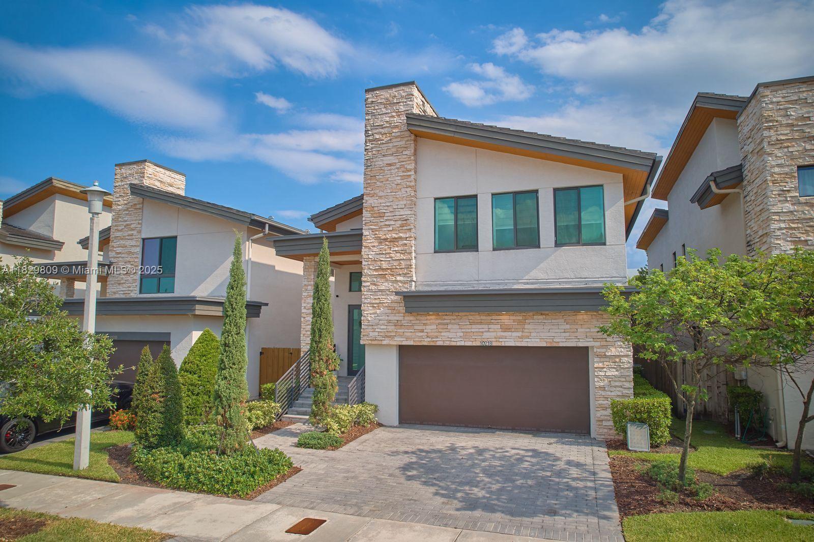 Property Photo: 10218 NW 76th Ter FL 33178