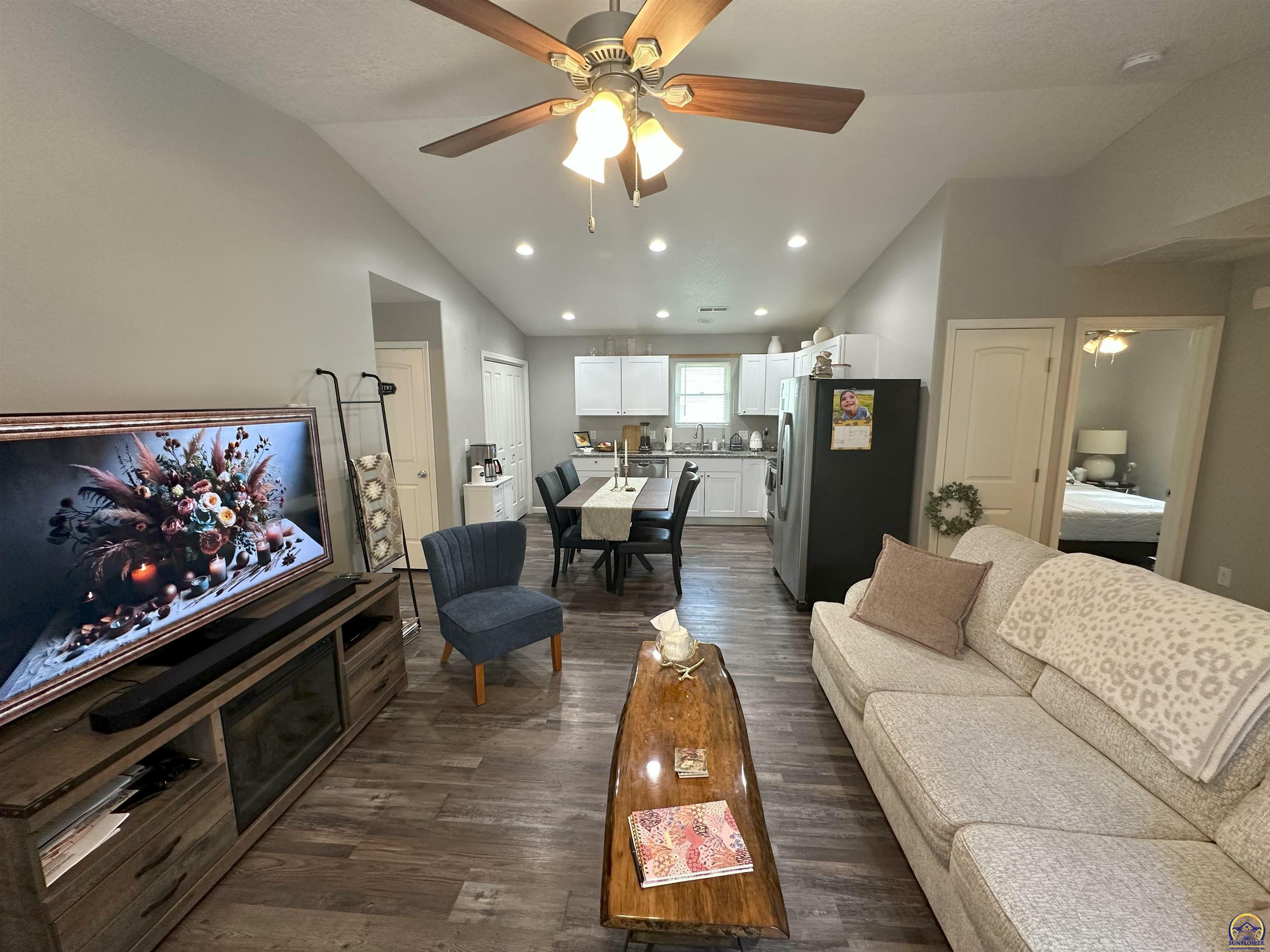 Property Photo:  113 S State St  KS 66801 