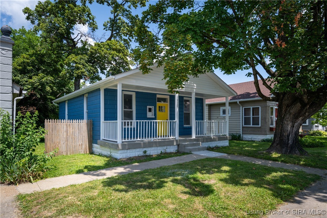 Property Photo: 2117 E Market Street IN 47150