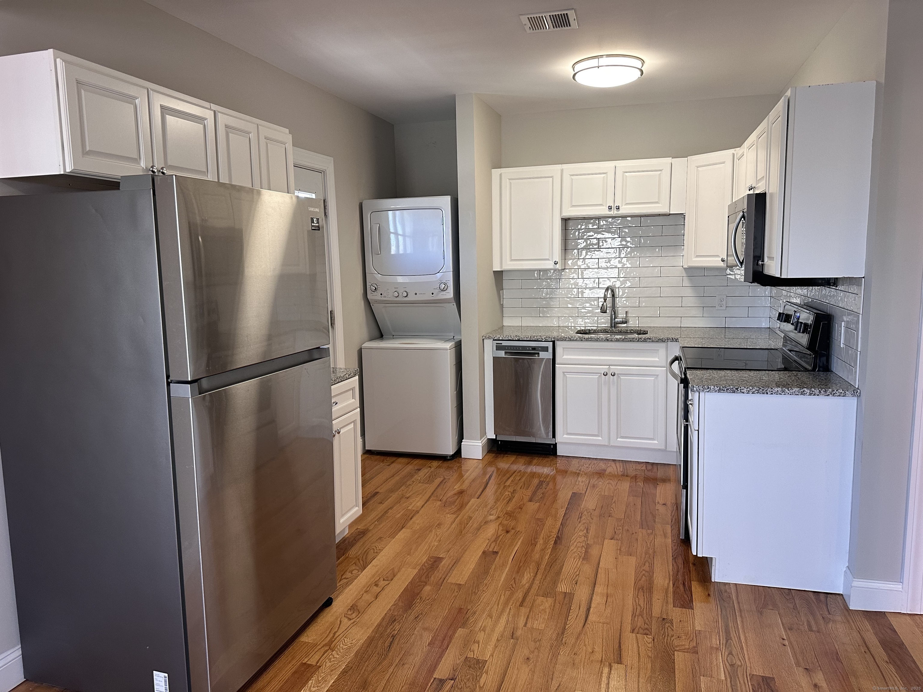 Property Photo: 41 Darina Place CT 06460