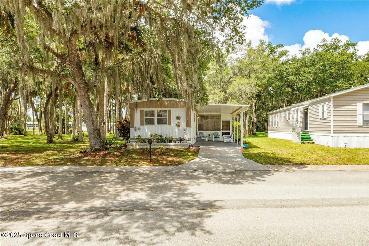 Property Photo: 388 Holiday Park Boulevard NE FL 32907