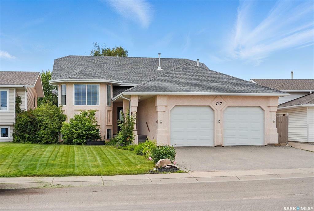 Property Photo: 747 Konihowski Road SK S7S 1K1