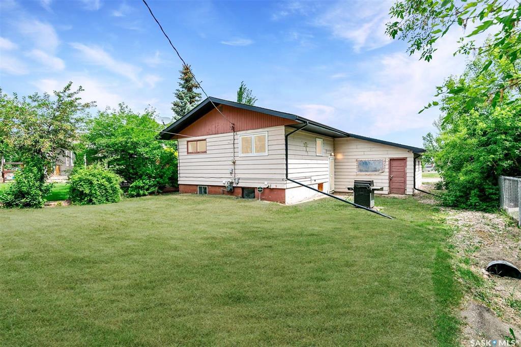 Property Photo:  317 Saskatchewan Avenue  SK S0L 1R0 