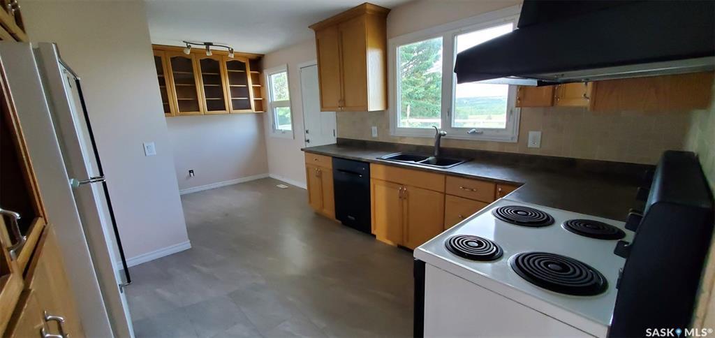 Property Photo: 10 1st Avenue E SK S0M 0E0